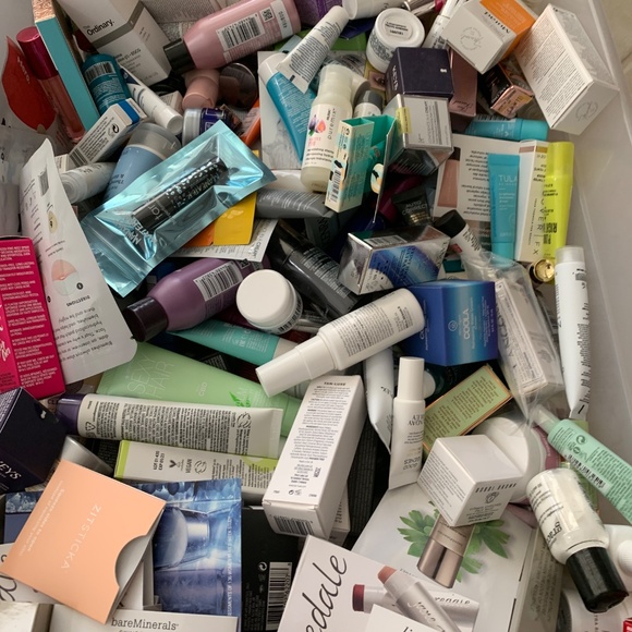 High End Lot Qty 10 Deluxe Travel Size Cosmetic Skincare Makeup Hair Samples NEW - Picture 2 of 14